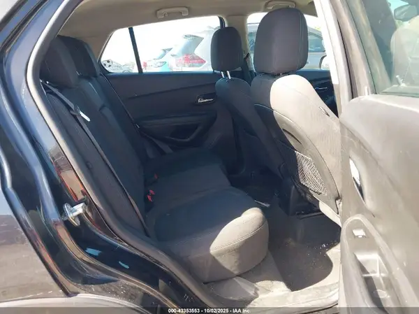 KL7CJNSB3GB664262 2016 CHEVROLET TRAX - Image 8