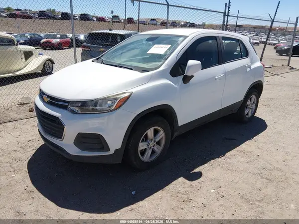KL7CJNSB3HB084544 2017 CHEVROLET TRAX - Image 2