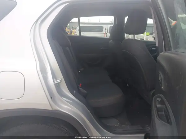 KL7CJNSB3HB101973 2017 CHEVROLET TRAX - Image 8