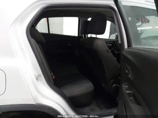 KL7CJNSB3HB127456 2017 CHEVROLET TRAX - Image 8