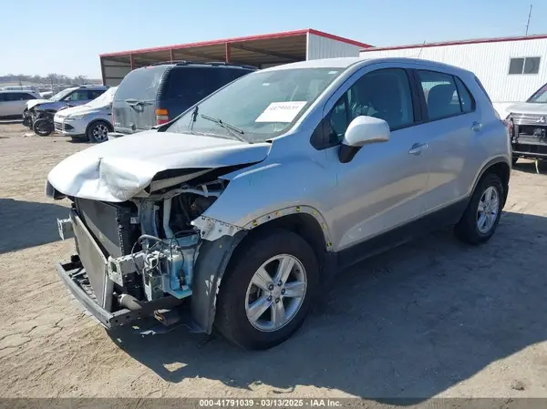 KL7CJNSB3HB192761 2017 CHEVROLET TRAX - Image 2