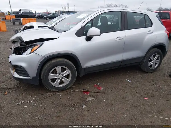 KL7CJNSB3HB247211 2017 CHEVROLET TRAX - Image 2