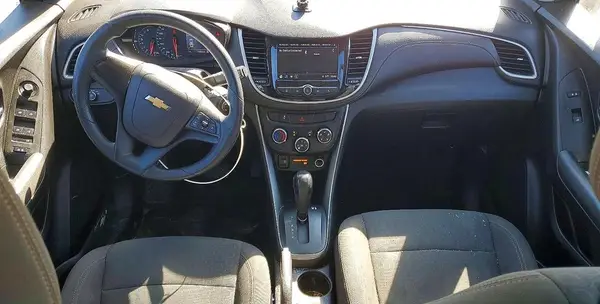KL7CJNSB3JB549233 2018 CHEVROLET TRAX - Image 8