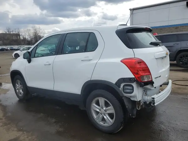 KL7CJNSB3JB598125 2018 CHEVROLET TRAX - Image 2