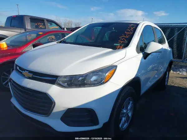 KL7CJNSB3JB624691 2018 CHEVROLET TRAX - Image 2