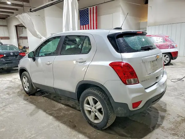 KL7CJNSB3JB707070 2018 CHEVROLET TRAX - Image 2