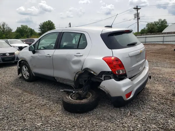 KL7CJNSB3JB707487 2018 CHEVROLET TRAX - Image 2