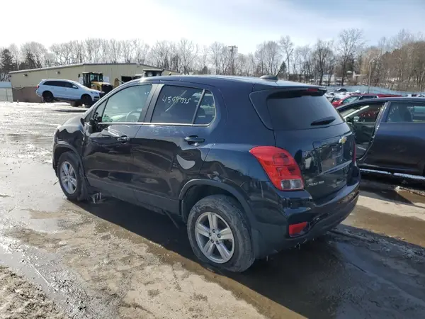 KL7CJNSB3MB316084 2021 CHEVROLET TRAX - Image 2