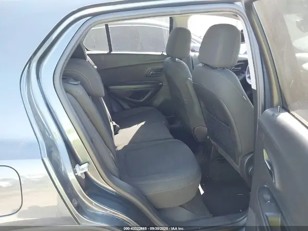 KL7CJNSB3MB348548 2021 CHEVROLET TRAX - Image 8