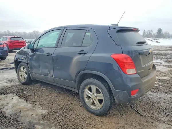 KL7CJNSB3MB352390 2021 CHEVROLET TRAX - Image 2