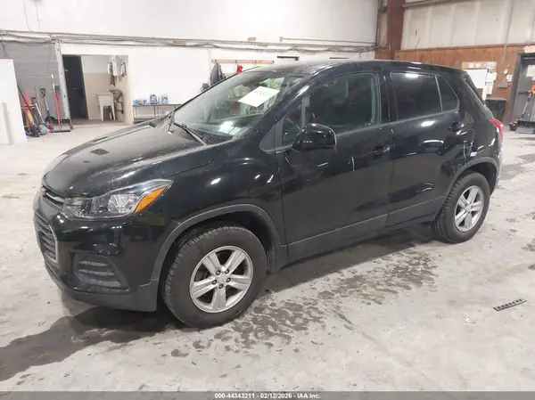KL7CJNSB3MB359520 2021 CHEVROLET TRAX - Image 2