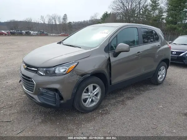 KL7CJNSB3MB360022 2021 CHEVROLET TRAX - Image 2
