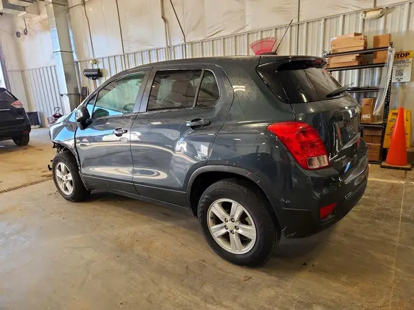 KL7CJNSB3MB360408 2021 CHEVROLET TRAX - Image 2