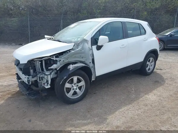 KL7CJNSB4GB561335 2016 CHEVROLET TRAX - Image 2
