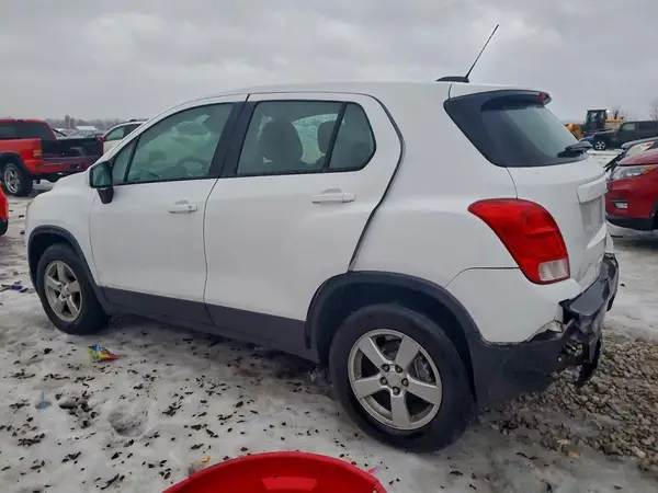 KL7CJNSB4GB563876 2016 CHEVROLET TRAX - Image 2