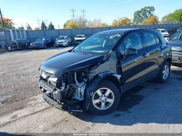 KL7CJNSB4GB566986 2016 CHEVROLET TRAX - Image 2