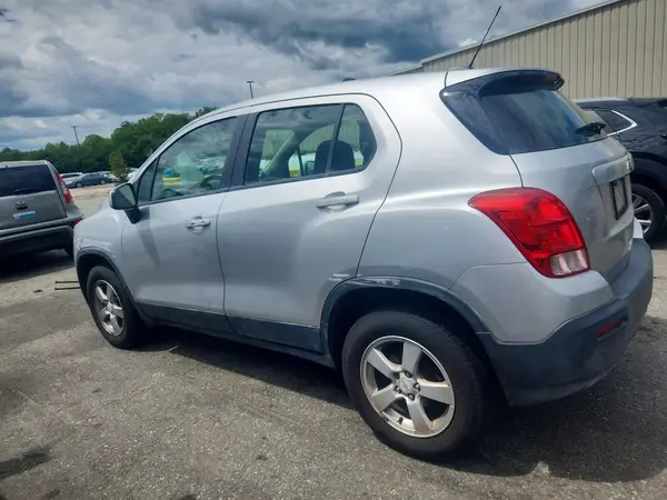 KL7CJNSB4GB586039 2016 CHEVROLET TRAX - Image 2