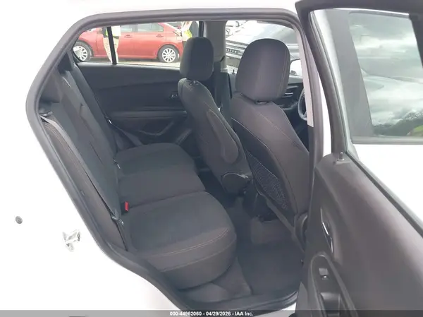 KL7CJNSB4HB067512 2017 CHEVROLET TRAX - Image 8