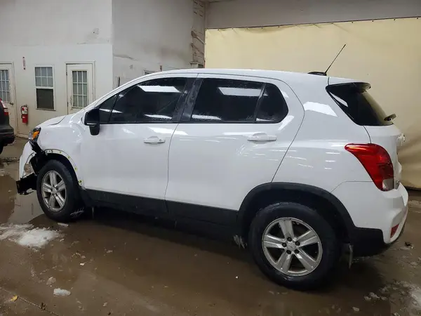 KL7CJNSB4HB130799 2017 CHEVROLET TRAX - Image 2