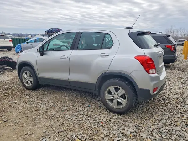 KL7CJNSB4HB205758 2017 CHEVROLET TRAX - Image 2
