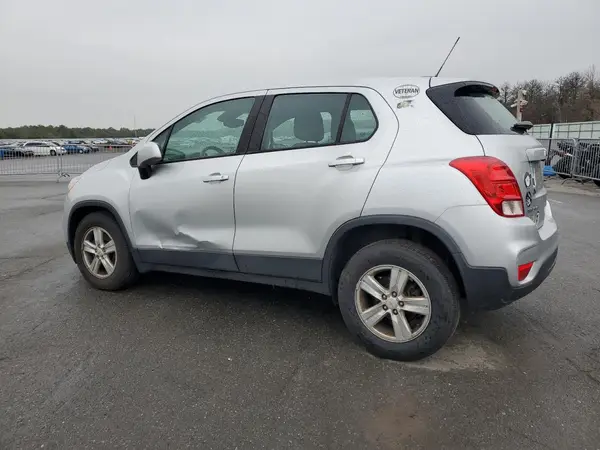 KL7CJNSB4HB210121 2017 CHEVROLET TRAX - Image 2
