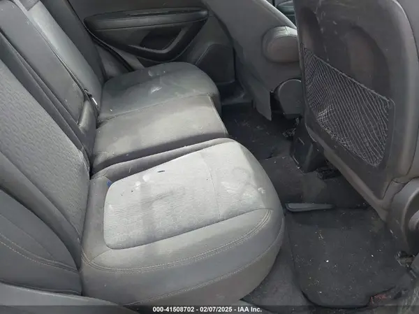 KL7CJNSB4JB611271 2018 CHEVROLET TRAX - Image 8