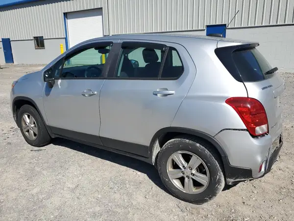 KL7CJNSB4JB715484 2018 CHEVROLET TRAX - Image 2