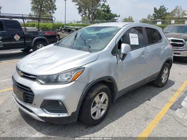 KL7CJNSB4JB716859 2018 CHEVROLET TRAX - Image 2
