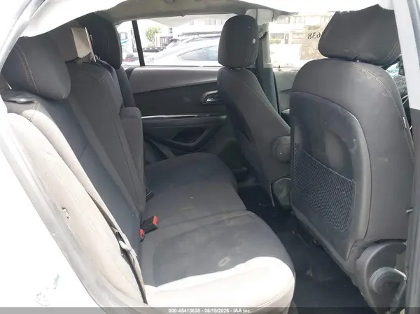 KL7CJNSB4JB716859 2018 CHEVROLET TRAX - Image 8