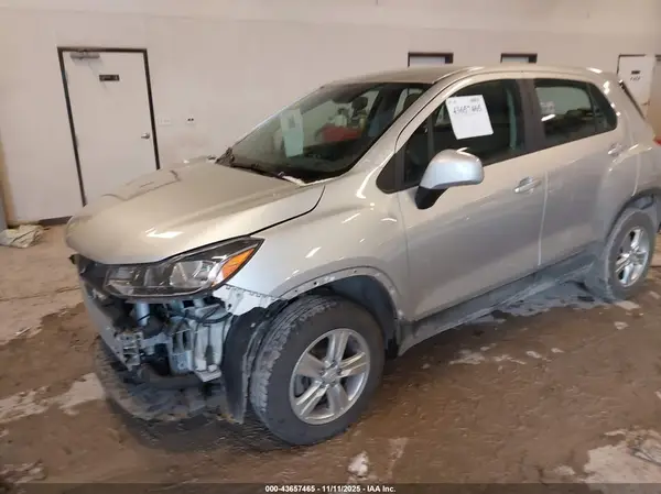 KL7CJNSB4JB718546 2018 CHEVROLET TRAX - Image 2