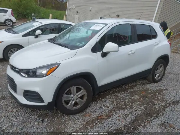 KL7CJNSB4LB018416 2020 CHEVROLET TRAX - Image 2
