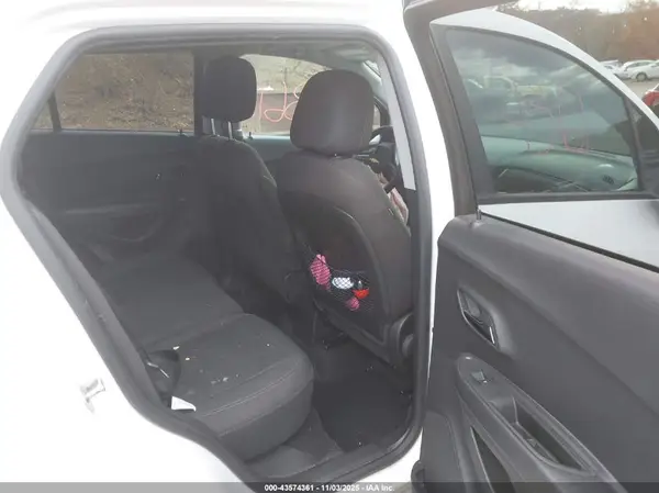KL7CJNSB4LB018416 2020 CHEVROLET TRAX - Image 8