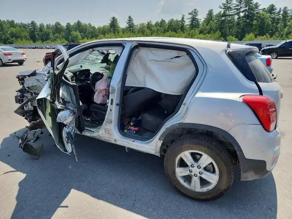 KL7CJNSB4MB305482 2021 CHEVROLET TRAX - Image 2
