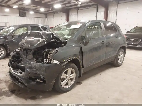 KL7CJNSB4MB337915 2021 CHEVROLET TRAX - Image 2