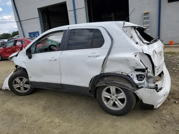 KL7CJNSB4MB349871 2021 CHEVROLET TRAX - Image 2