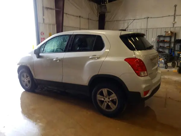 KL7CJNSB4MB351295 2021 CHEVROLET TRAX - Image 2