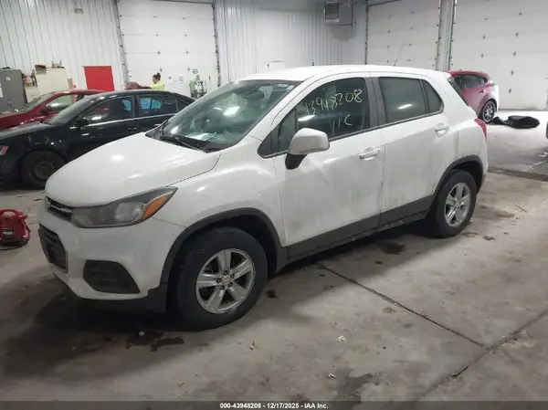 KL7CJNSB4MB354343 2021 CHEVROLET TRAX - Image 2