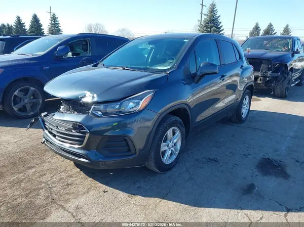 KL7CJNSB4MB358098 2021 CHEVROLET TRAX - Image 2