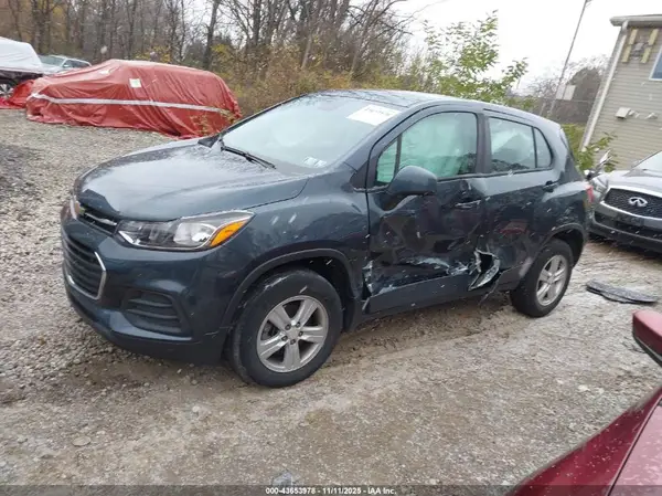 KL7CJNSB4MB359980 2021 CHEVROLET TRAX - Image 2
