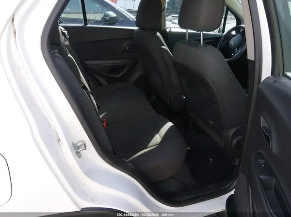 KL7CJNSB5GB528411 2016 CHEVROLET TRAX - Image 8