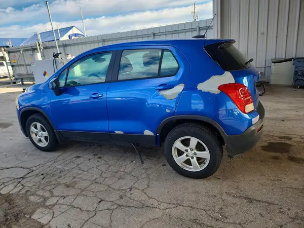 KL7CJNSB5GB565975 2016 CHEVROLET TRAX - Image 2