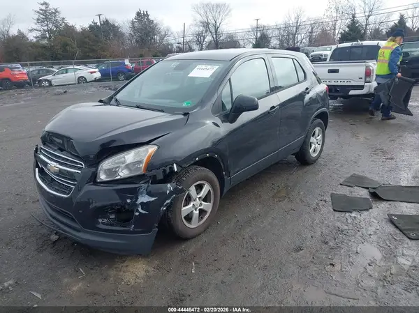 KL7CJNSB5GB597308 2016 CHEVROLET TRAX - Image 2