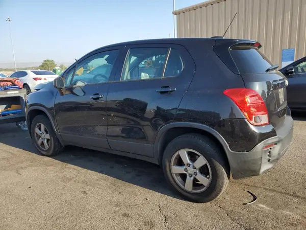 KL7CJNSB5GB629562 2016 CHEVROLET TRAX - Image 2