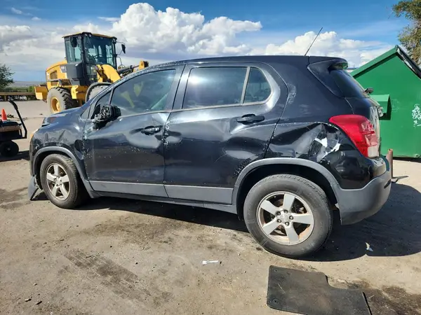 KL7CJNSB5GB642201 2016 CHEVROLET TRAX - Image 2