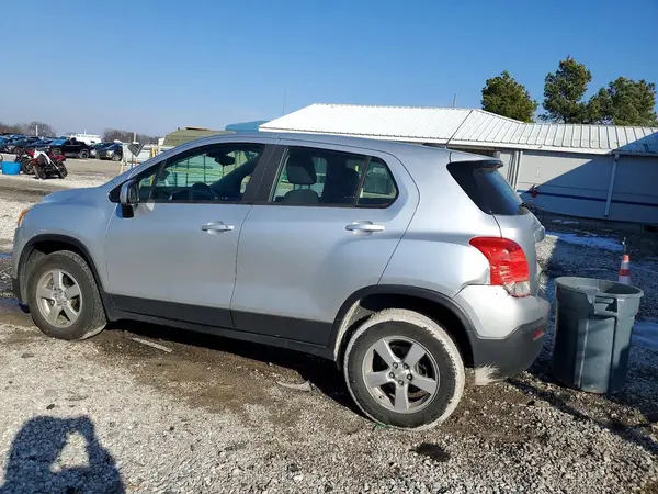 KL7CJNSB5GB759860 2016 CHEVROLET TRAX - Image 2