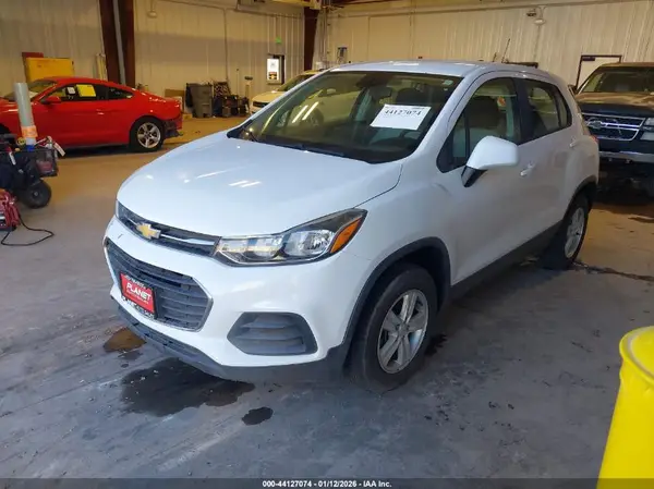 KL7CJNSB5HB173886 2017 CHEVROLET TRAX - Image 2