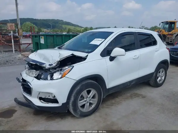 KL7CJNSB5HB178442 2017 CHEVROLET TRAX - Image 2