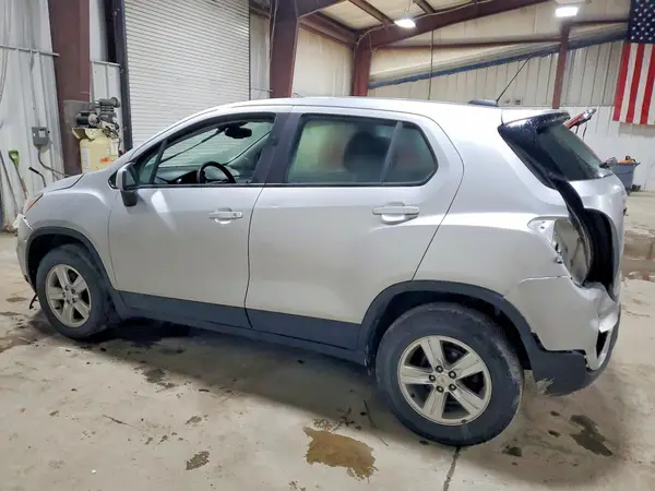 KL7CJNSB5HB183639 2017 CHEVROLET TRAX - Image 2