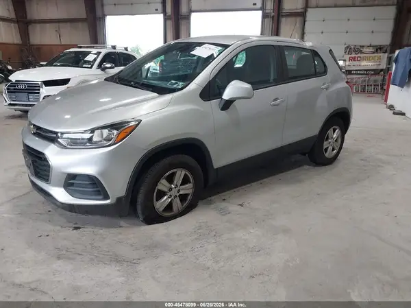 KL7CJNSB5HB207468 2017 CHEVROLET TRAX - Image 2