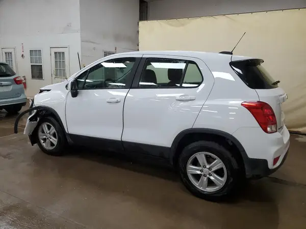 KL7CJNSB5HB219572 2017 CHEVROLET TRAX - Image 2